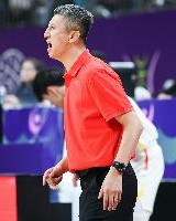 媒体人：中国队把挡拆当饭吃不寒碜 接下来就要靠高质量挡拆威胁
