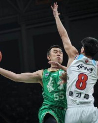 开云官网-韩德君、任骏飞新赛季均未注册 多位老将告别CBA
